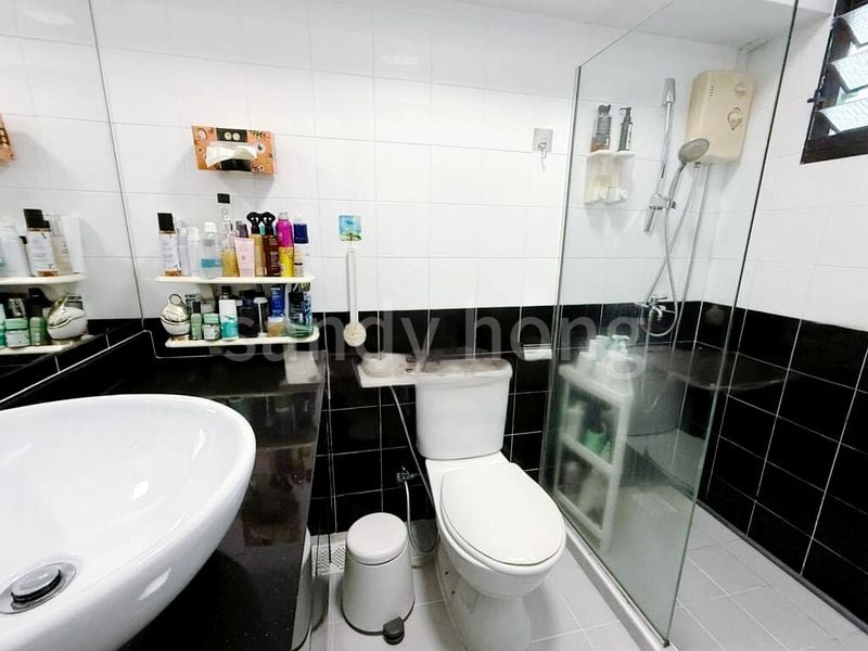 Executive HDB for Sale in 626 Jurong West Street 65 - Image 8