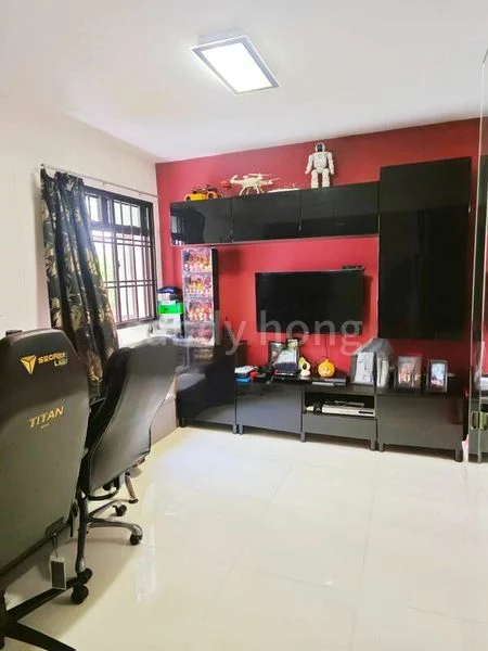 Executive HDB for Sale in 626 Jurong West Street 65 - Image 2