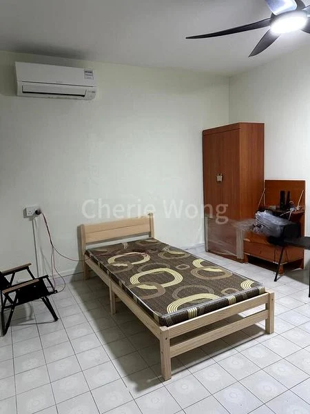 Room (HDB) for Rent in  604 Clementi West Street 1 - Image 1