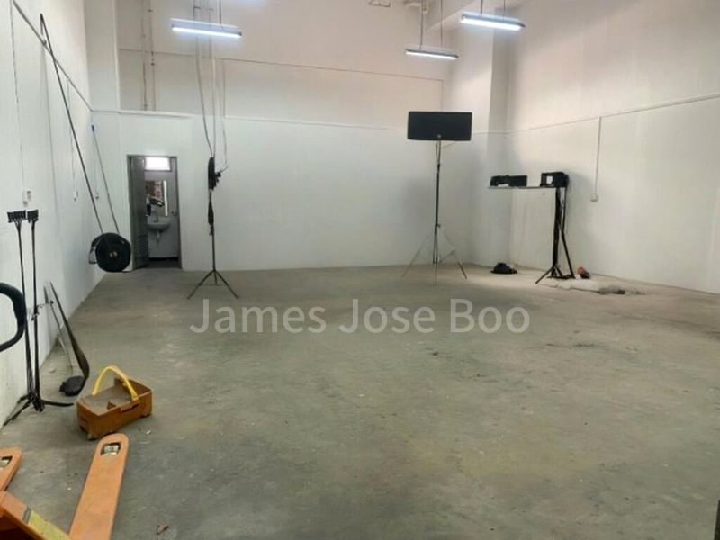 Factory / Workshop (B2) for Rent: Yishun B2 Ground floor, 6m ceiling, toilet; available now. - Image 2