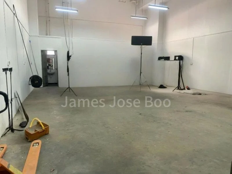 Factory / Workshop (B2) for Rent: Yishun B2 Ground floor, 6m ceiling, toilet; available now. - Image 2