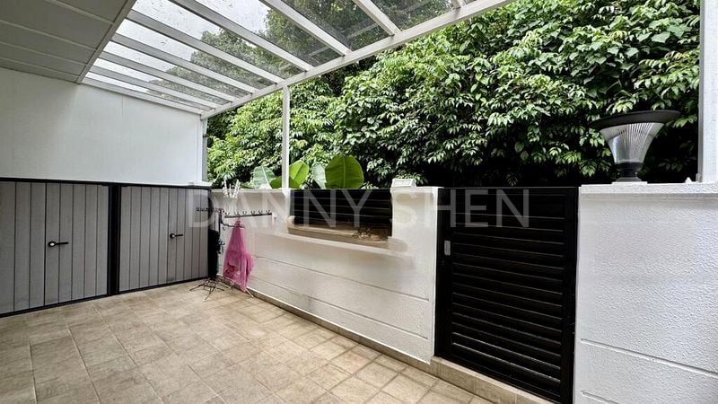 5 Bed Semi-Detached House (Landed) for Sale in  Burgundy Hill - Image 9