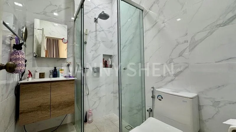 5 Bed Semi-Detached House (Landed) for Sale in  Burgundy Hill - Image 1