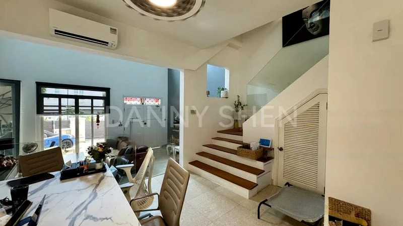 5 Bed Semi-Detached House (Landed) for Sale in  Burgundy Hill - Image 11