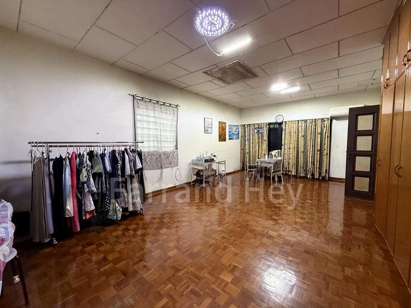 4 Bed Corner Terrace (Landed) for Sale in  Ah Soo Walk - Image 4