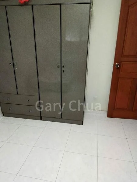 Common Room (HDB) for Rent in  217 Serangoon Avenue 4 - Image 2