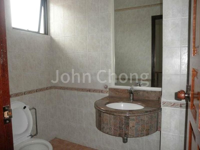 4 Bed Terraced House (Landed) for Rent in  Woodgrove Estate - Image 10
