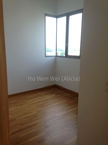 3 Bed Condo for Rent in  The Scala - Image 2