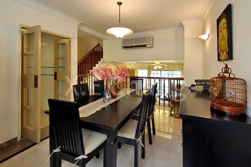 4+1 Bed Terraced House (Landed) for Rent in  Chancery Grove - Image 2