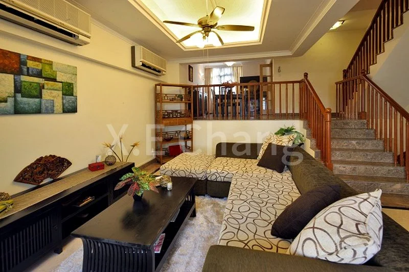 4+1 Bed Terraced House (Landed) for Rent in  Chancery Grove - Image 1