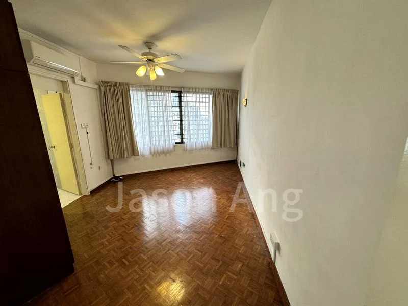 4 Bed Condo for Rent in  Balmoral Tower - Image 7