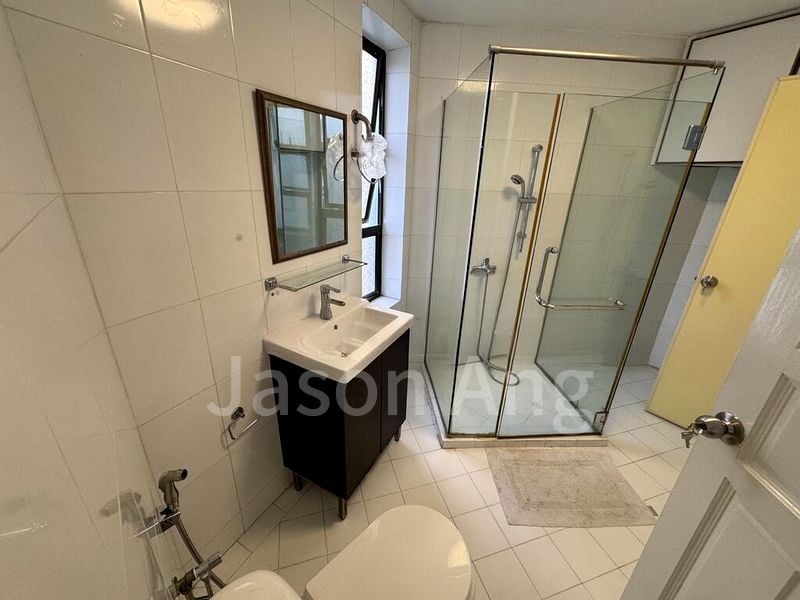 4 Bed Condo for Rent in  Balmoral Tower - Image 8