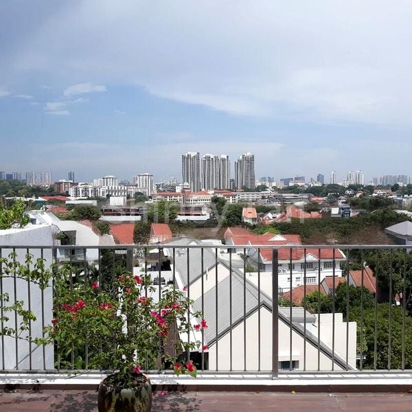 4 Bed Condo for Rent in  The Shelford - Image 2