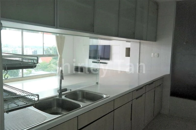 4 Bed Condo for Rent in  The Shelford - Image 8