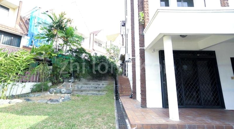 4 Bed Terraced House (Landed) for Sale in  Parry Park - Image 2