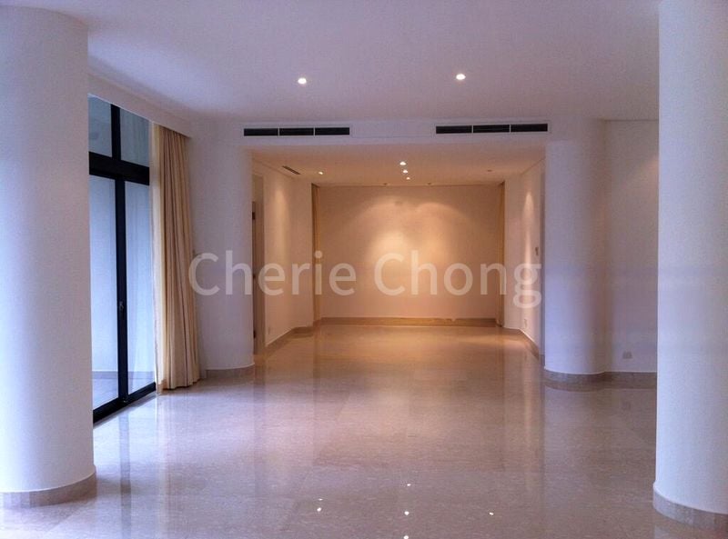 3 Bed Condo for Rent in  The Colonnade - Image 2
