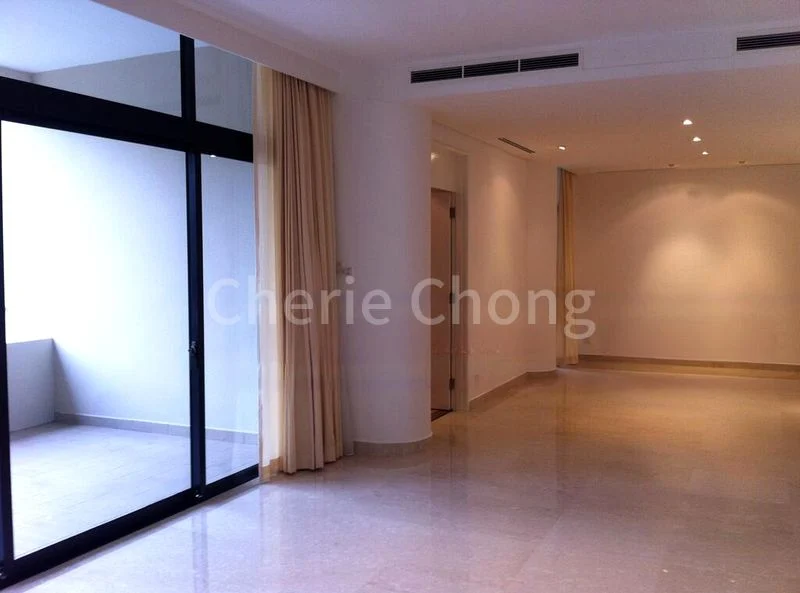 3 Bed Condo for Rent in  The Colonnade - Image 1