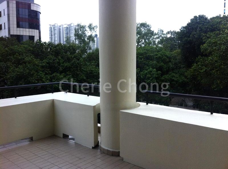 3 Bed Condo for Rent in  The Colonnade - Image 5