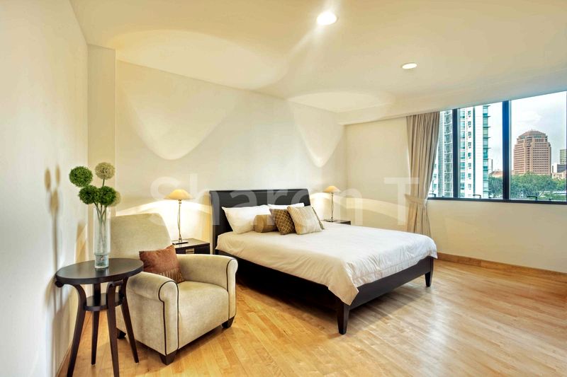 4 Bed Condo for Rent in  Grange 70 - Image 2