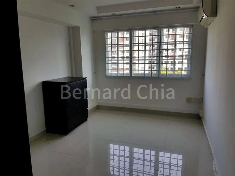 Common Room (HDB) for Rent in 547 Hougang Street 51 - Image 2
