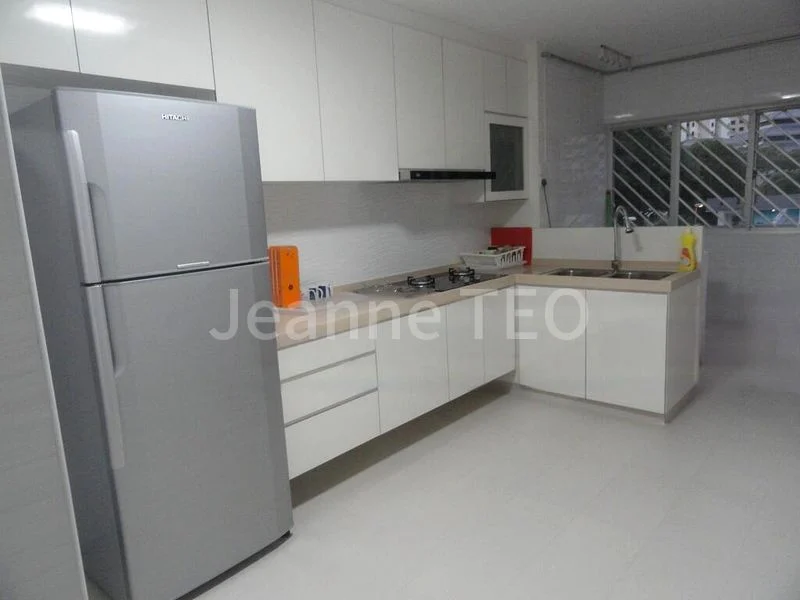 4 Room (4A) HDB for Rent in  75 Telok Blangah Drive - Image 6