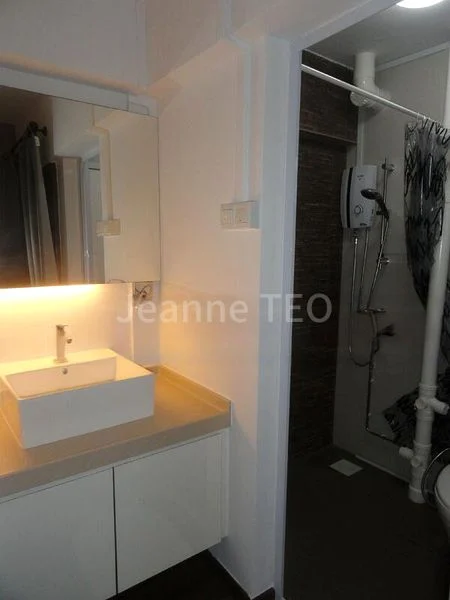 4 Room (4A) HDB for Rent in  75 Telok Blangah Drive - Image 2