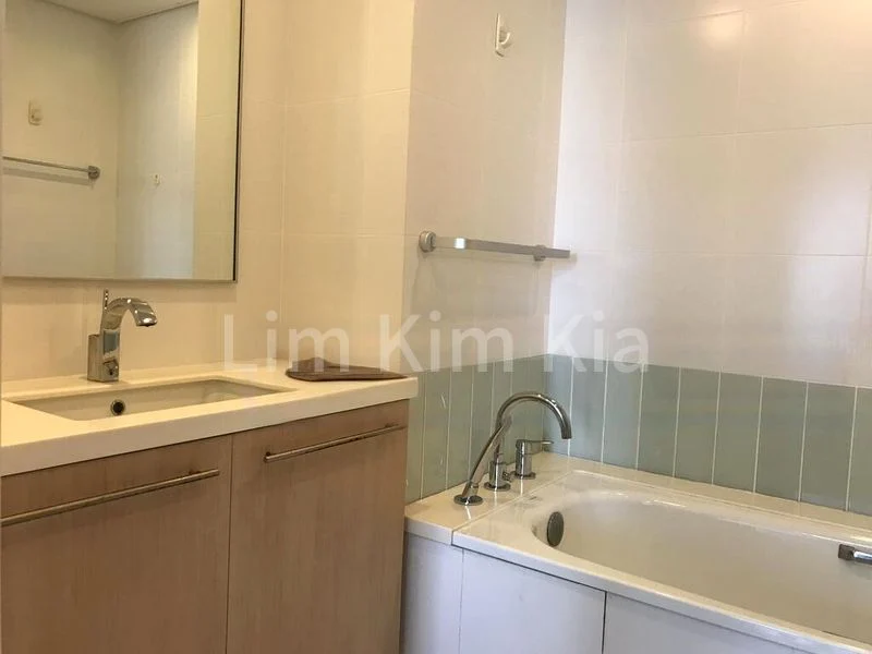 2 Bed Condo for Rent in  The Sail @ Marina Bay - Image 6