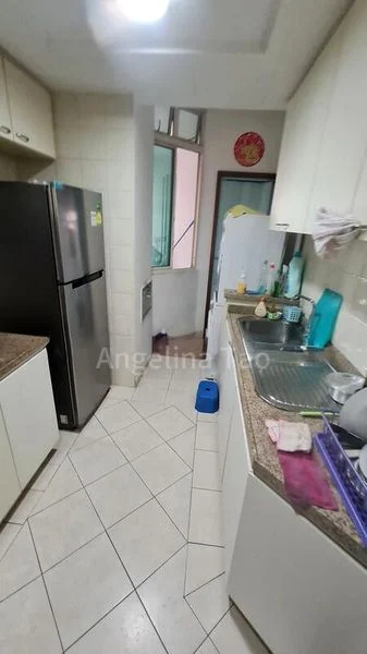 Common Room (Condo) for Rent in Burlington Square - Image 4