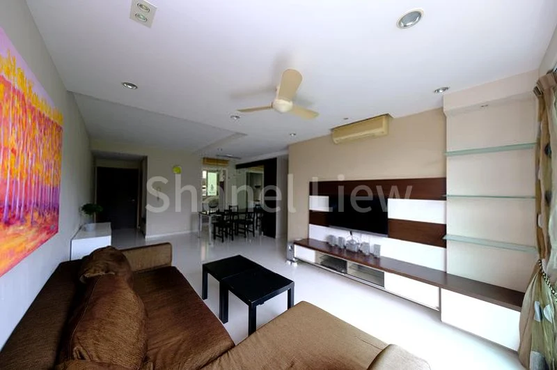 3 Bed Condo for Rent in  The Esparis - Image 5