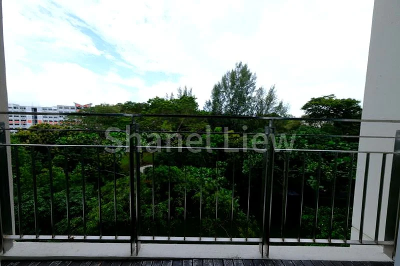 3 Bed Condo for Rent in  The Esparis - Image 6