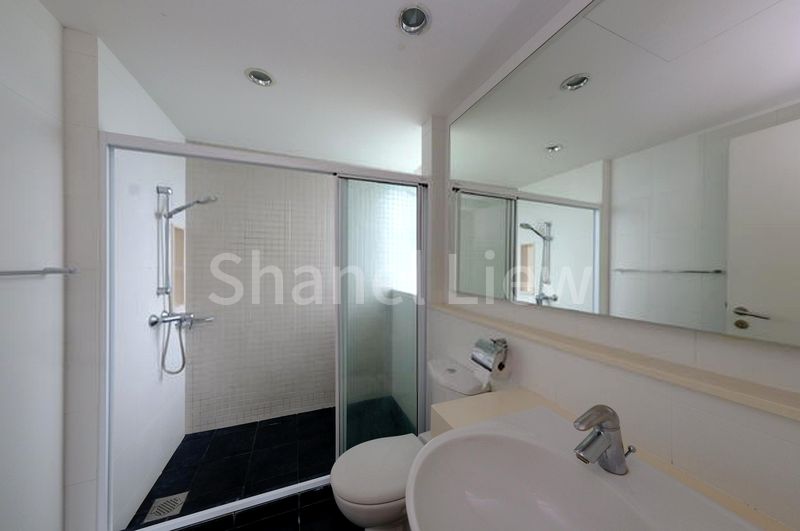 3 Bed Condo for Rent in  The Esparis - Image 15