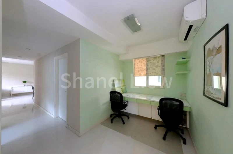 3 Bed Condo for Rent in  The Esparis - Image 14