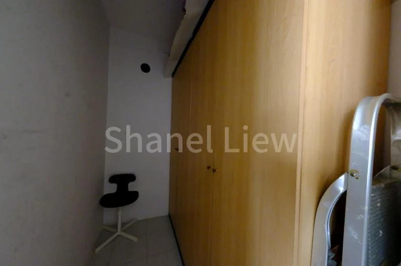 3 Bed Condo for Rent in  The Esparis - Image 17