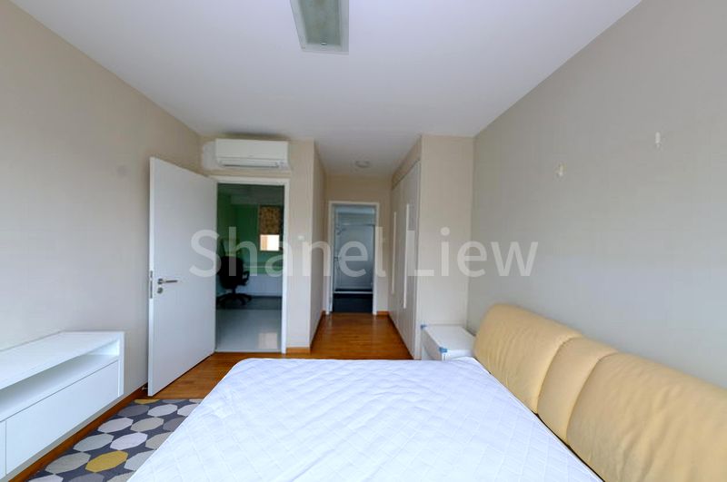 3 Bed Condo for Rent in  The Esparis - Image 12