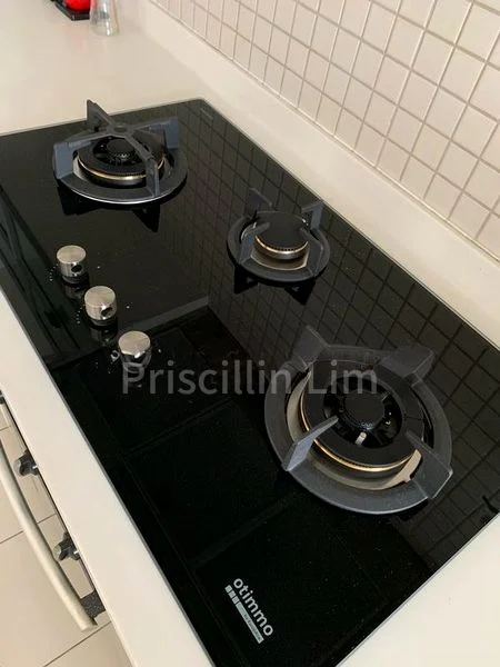 1 Bed Condo for Rent in  The Trumps - Image 7