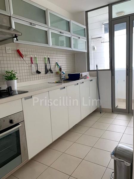 1 Bed Condo for Rent in  The Trumps - Image 8