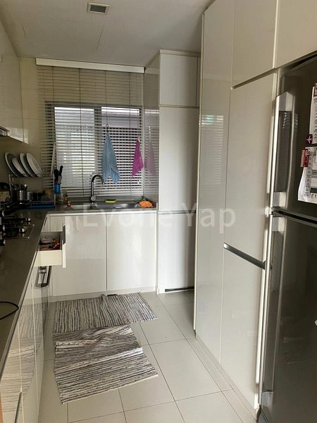 3 Bed Condo for Rent in The Scala - Image 2