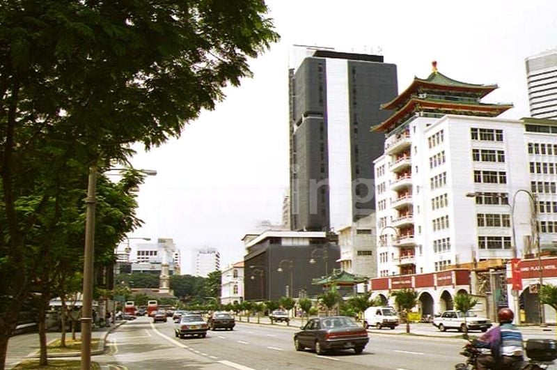 Office for Rent: Peninsula Plaza - Image 8