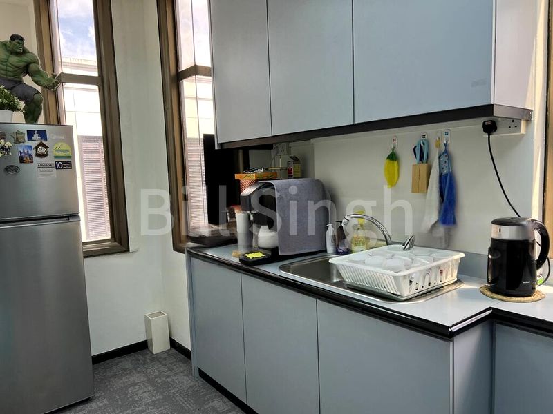 Office for Rent: Peninsula Plaza - Image 15