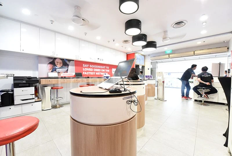 Shop / Shophouse for Rent in  Lucky Plaza - Image 2