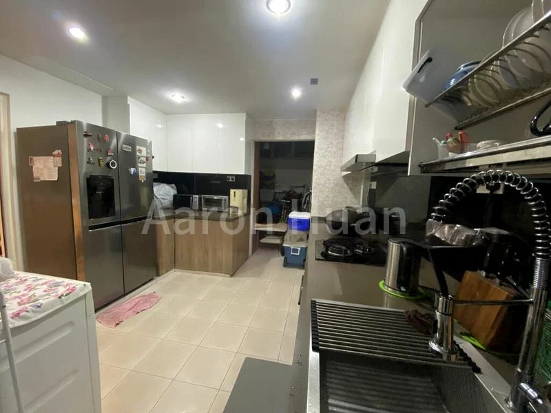 Master Room (Condo) for Rent in  Mandalay Mansion - Image 7