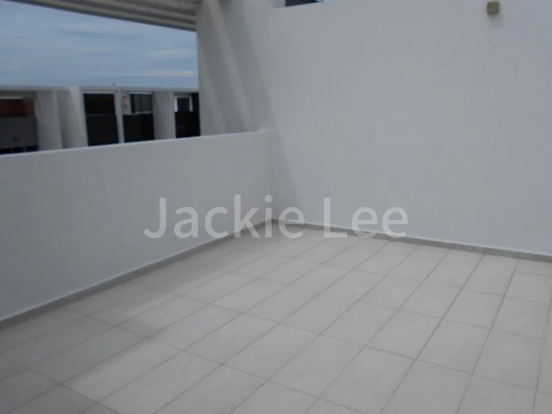 4+1 Bed Condo for Rent in  Bartley Ridge - Image 8