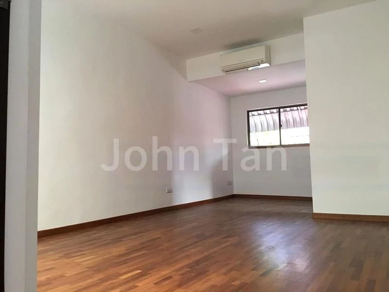 4 Bed Walk-up Apartment (Condo) for Rent in  Thomson Hills Estate - Image 4