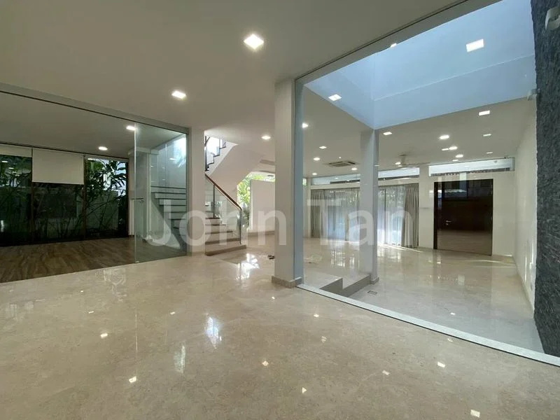 4 Bed Walk-up Apartment (Condo) for Rent in  Thomson Hills Estate - Image 1