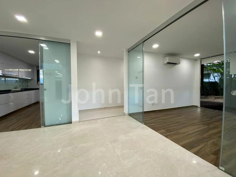 4 Bed Walk-up Apartment (Condo) for Rent in  Thomson Hills Estate - Image 2