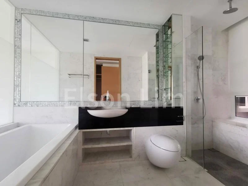 2 Bed Condo for Rent in  Marina Bay Residences - Image 4