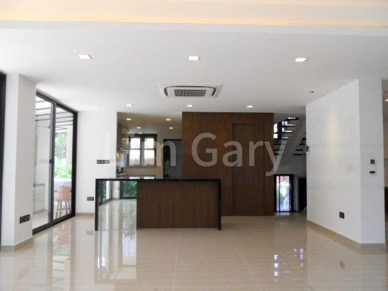 4 Bed Semi-Detached House (Landed) for Rent in Fernhill Lodge - Image 2