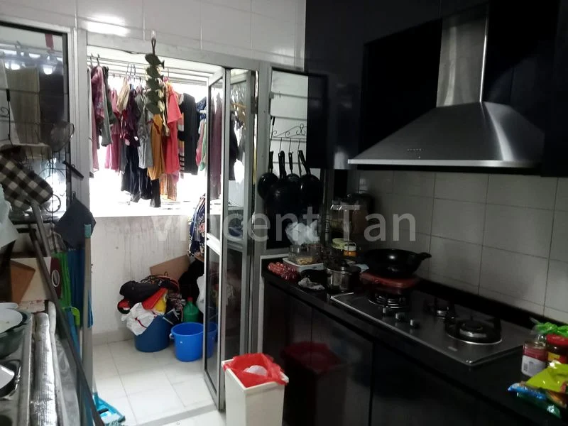 Common Room (HDB) for Rent in  376A Hougang Street 32 - Image 3