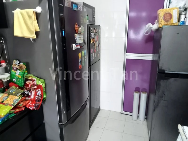 Common Room (HDB) for Rent in  376A Hougang Street 32 - Image 4