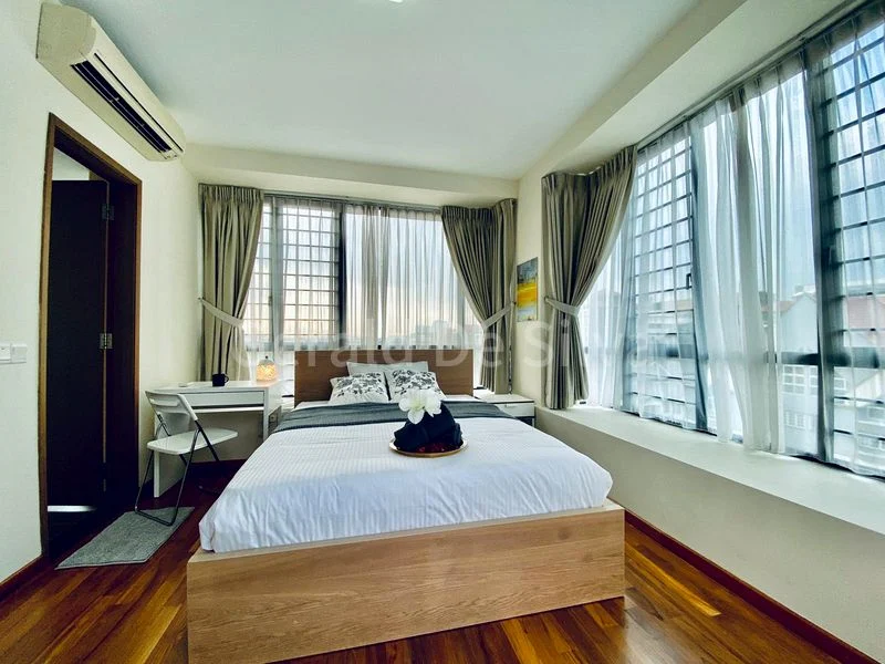 4 Bed Condo for Rent in The Estrella - Image 8
